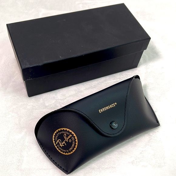 NWT Ray Ban glasses case with a box - Picture 7 of 9